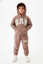 Kahverengi Kapşonlu Takım